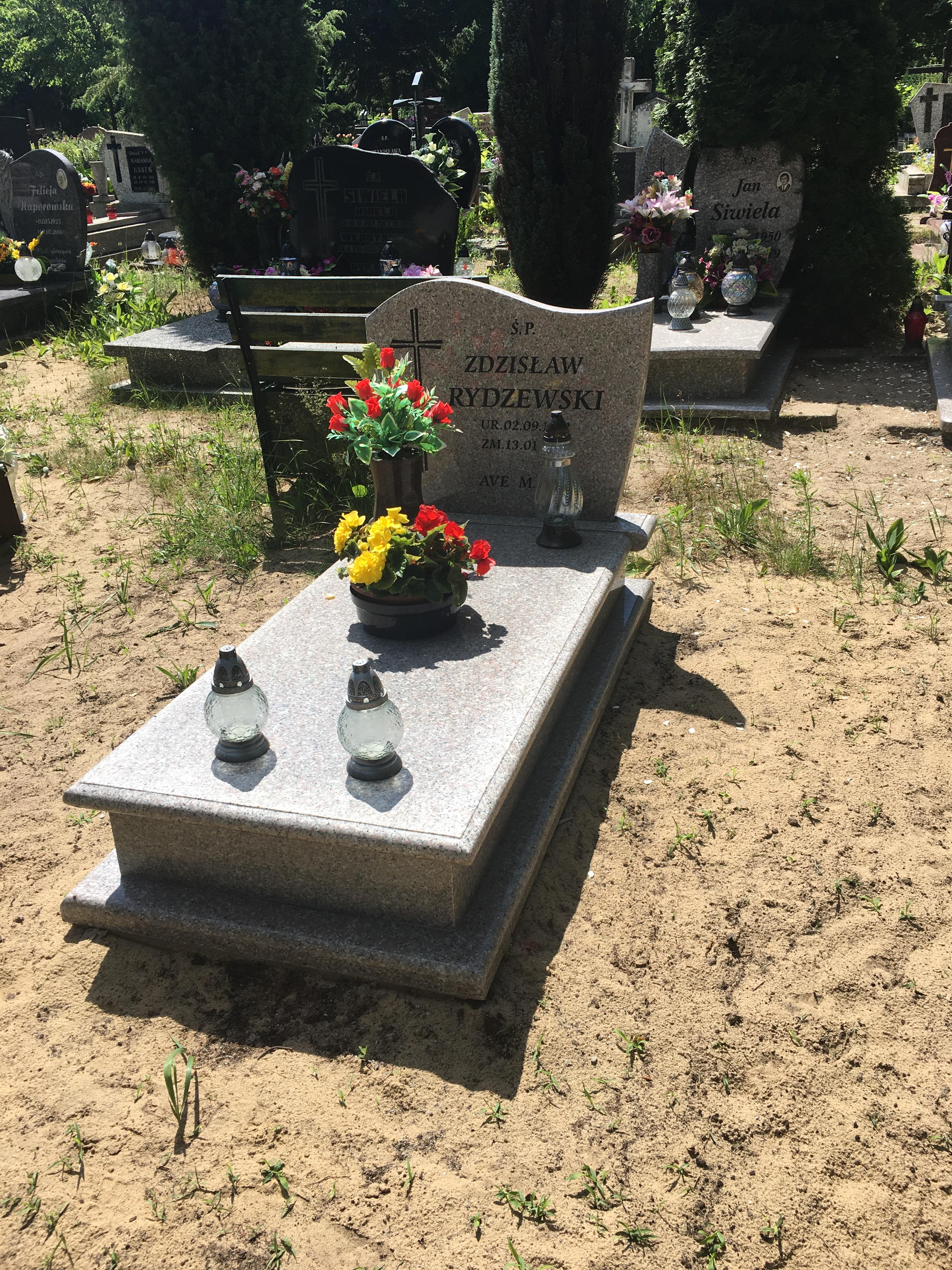 Grób Zdzisław Rydzewski