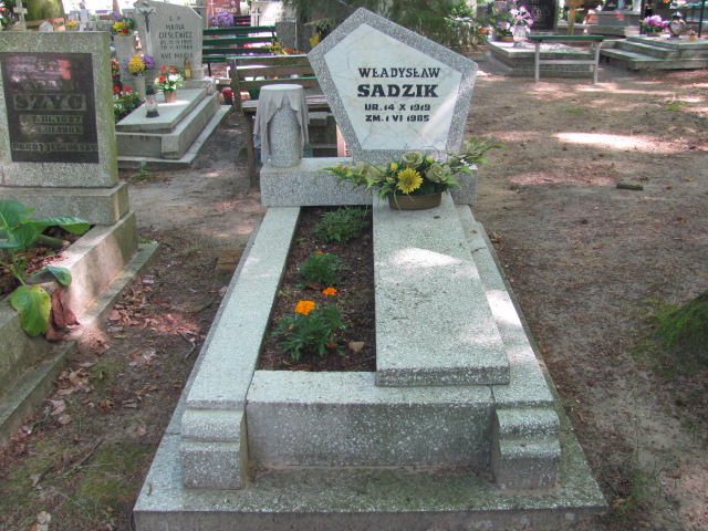 Grób Władysław Sadzik