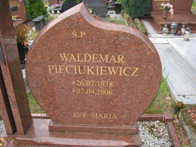 Waldemar Pieciukiewicz 1938 Police - Grobonet - Wyszukiwarka osób pochowanych