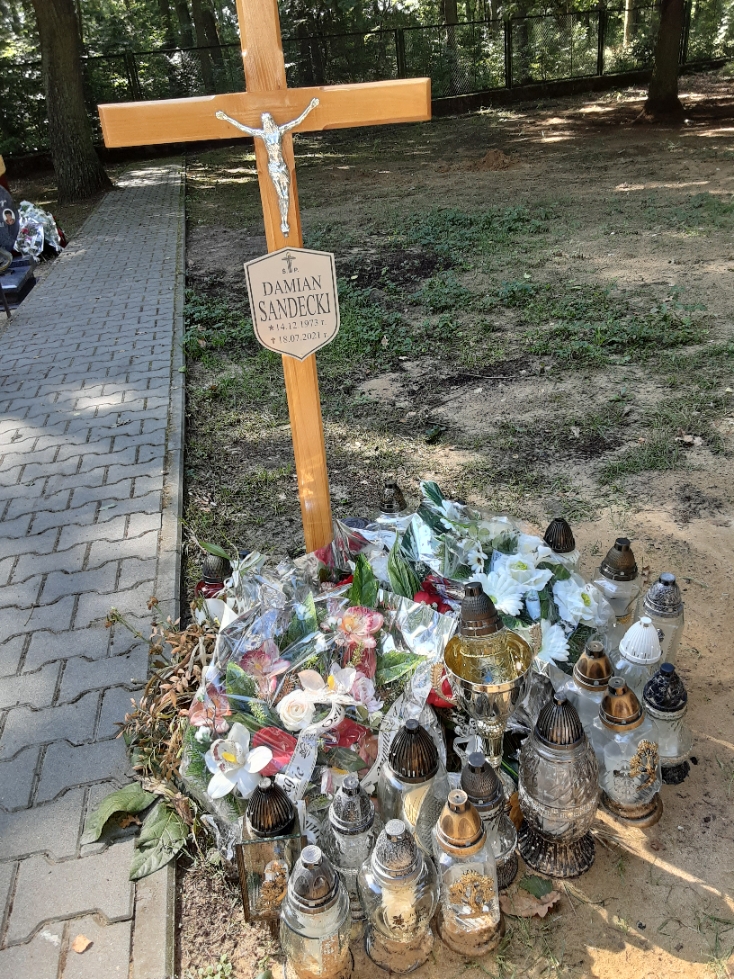 Damian Sandecki 1973 Police - Grobonet - Wyszukiwarka osób pochowanych